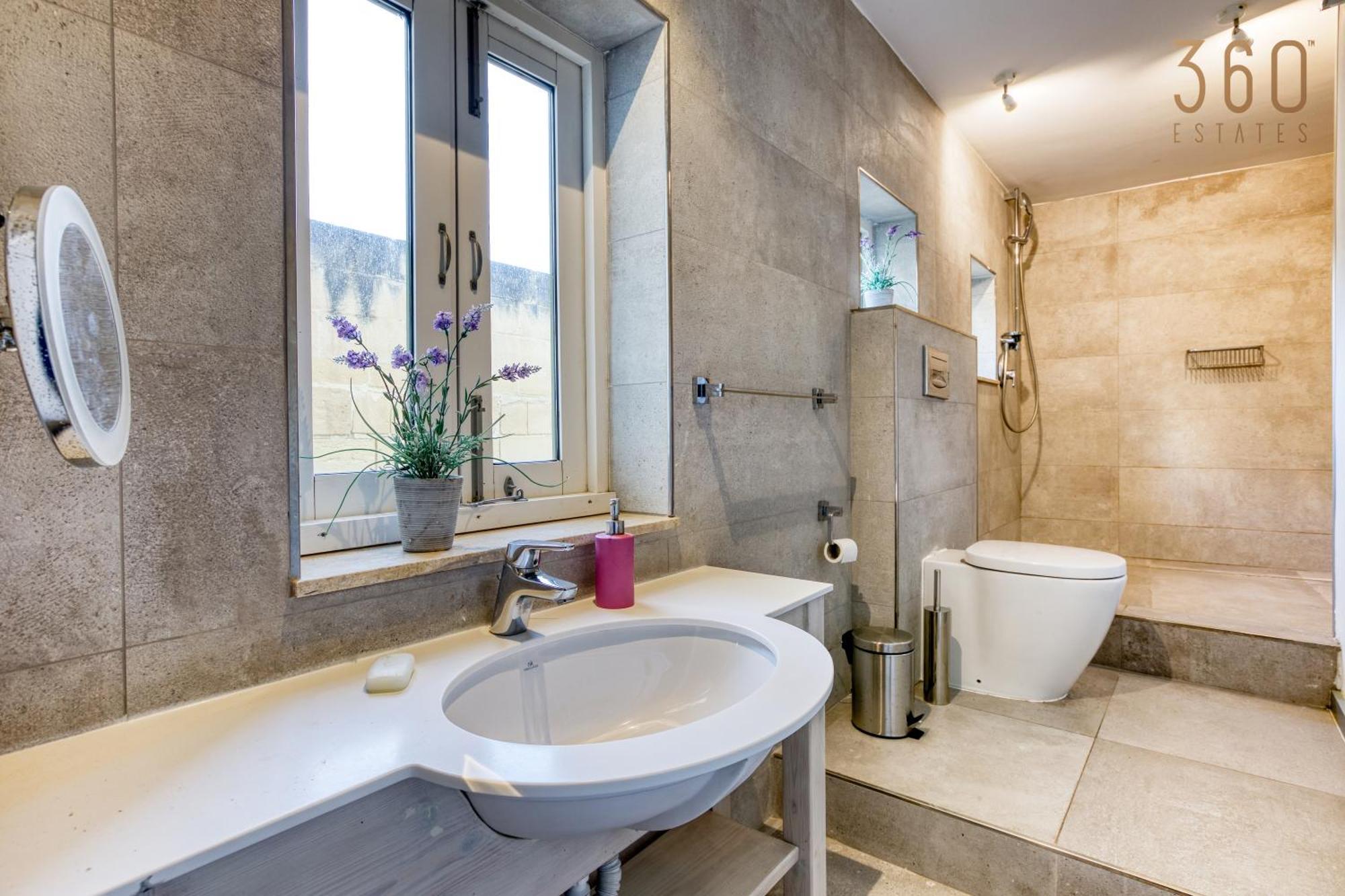 Comfortable 1Br Home With Maltese Balcony In Valletta By 360 Estates Luaran gambar